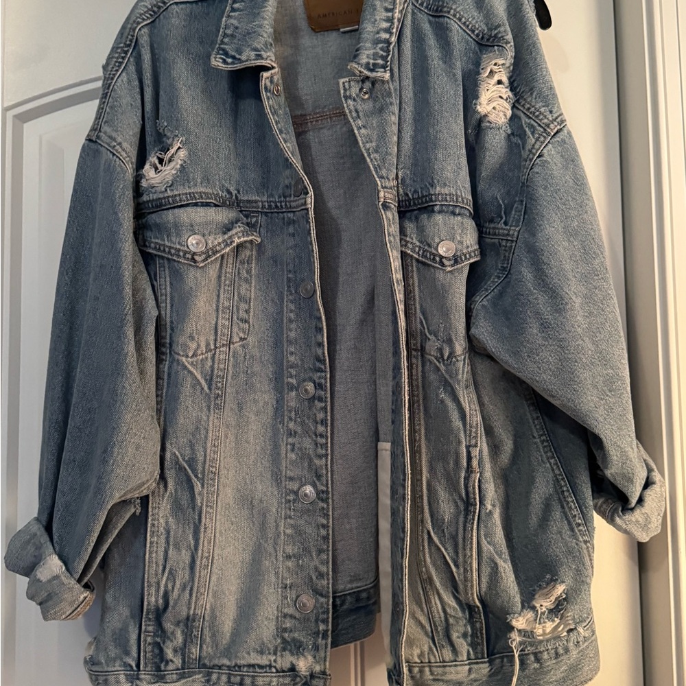 American eagle distressed Jean jacket